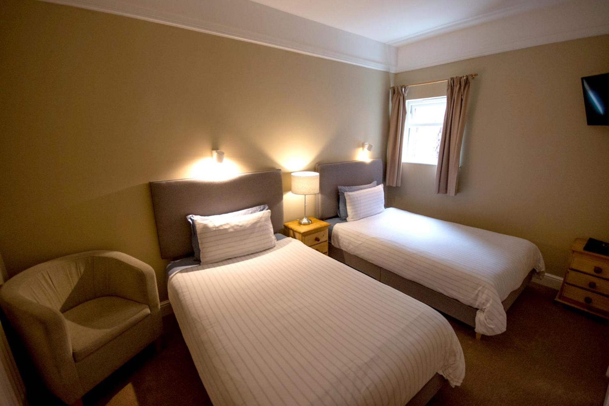Salamander Guest House Стратфорд-апон-Эйвон Экстерьер фото