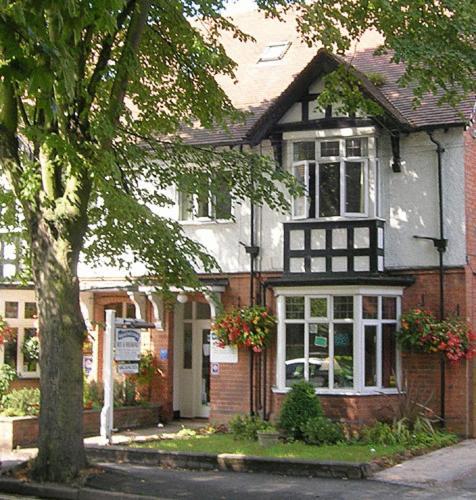 Salamander Guest House Стратфорд-апон-Эйвон Экстерьер фото